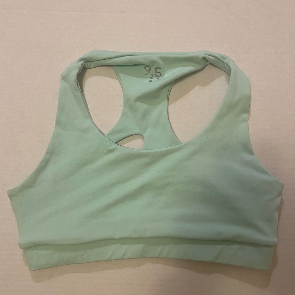 Peloton 9 2 5 ice blue cutout sports bra size medium EUC